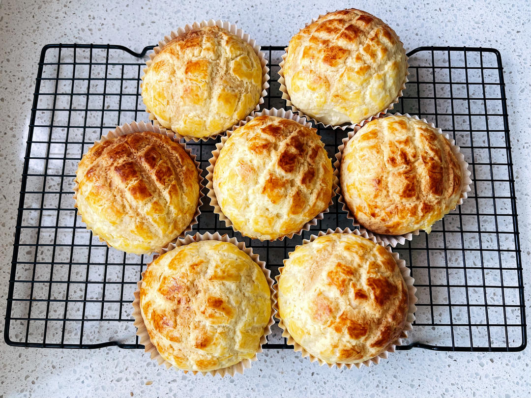 好吃到炸裂的港式菠萝包（附带制作酥皮的小视频）