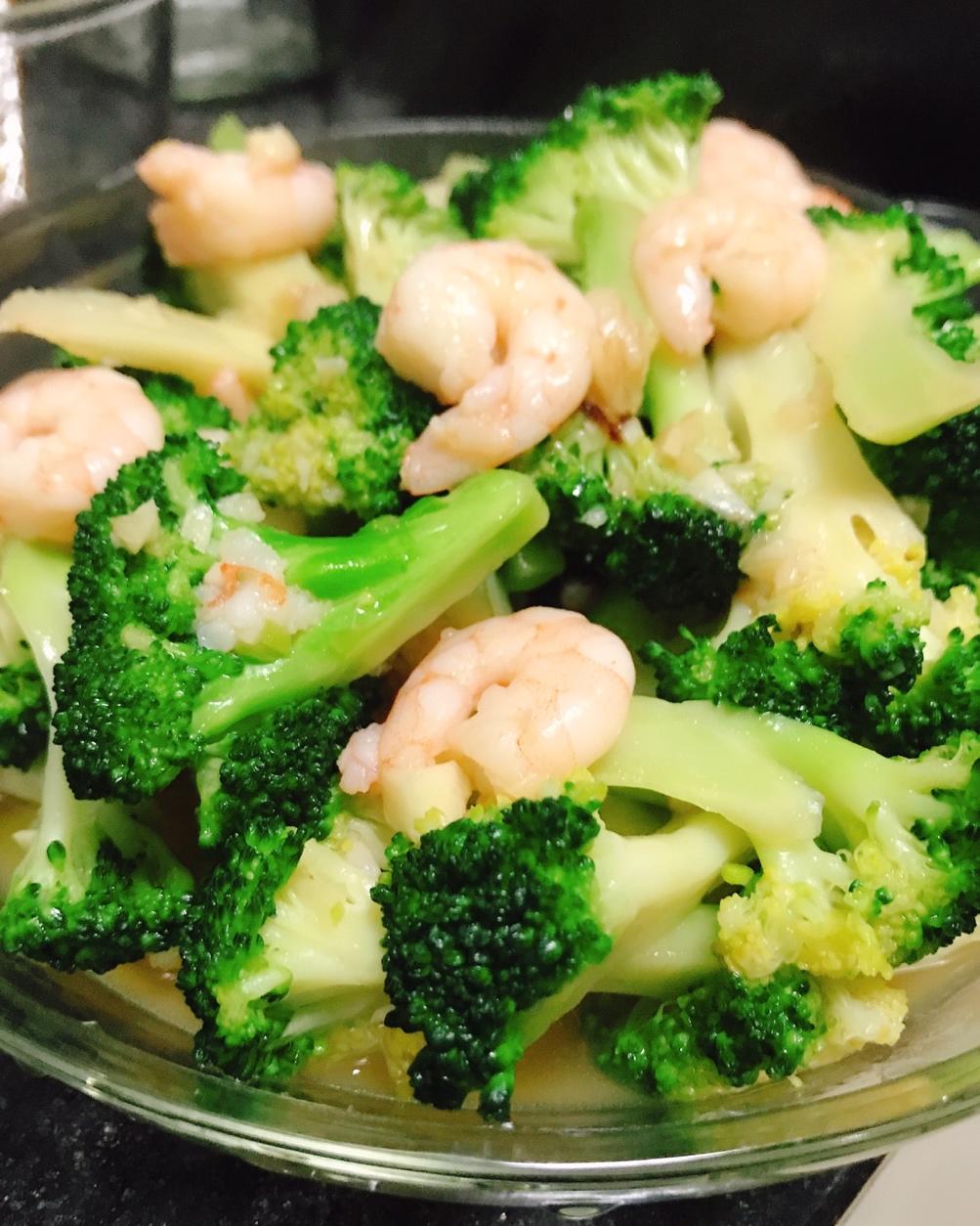 好吃到爆的耗油蒜蓉西兰花(从不修图，喜欢请关注)