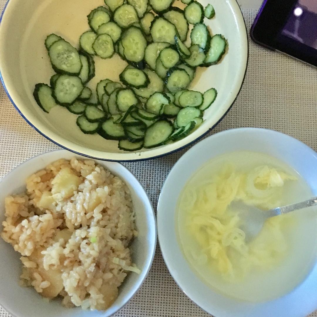 土豆焖饭（电饭锅版）