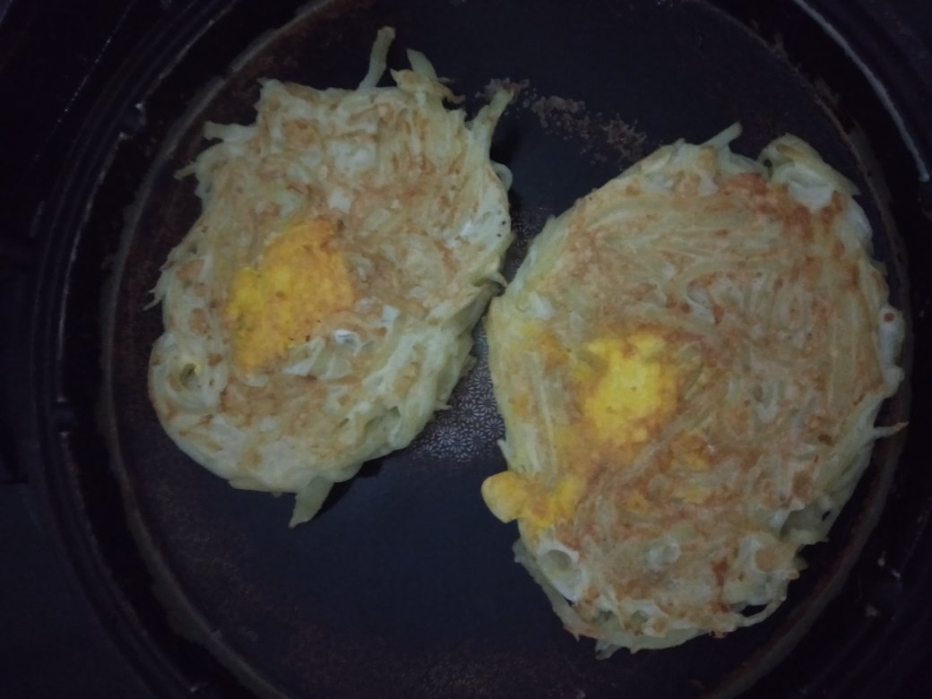 土豆丝鸟巢鸡蛋早餐饼