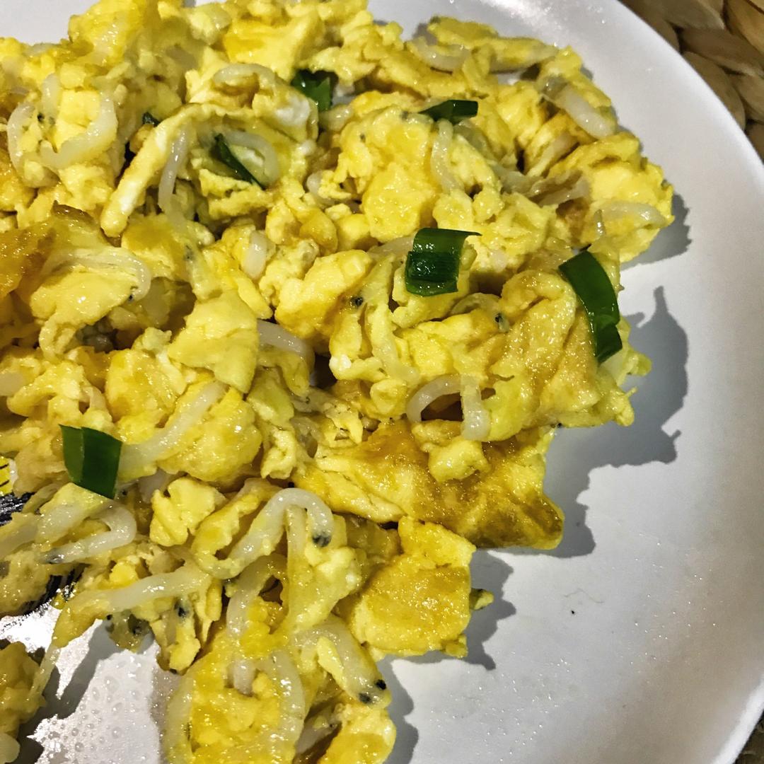 银鱼炒蛋