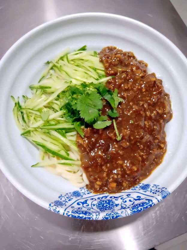 炸酱面&做法&配料喜欢建议收藏