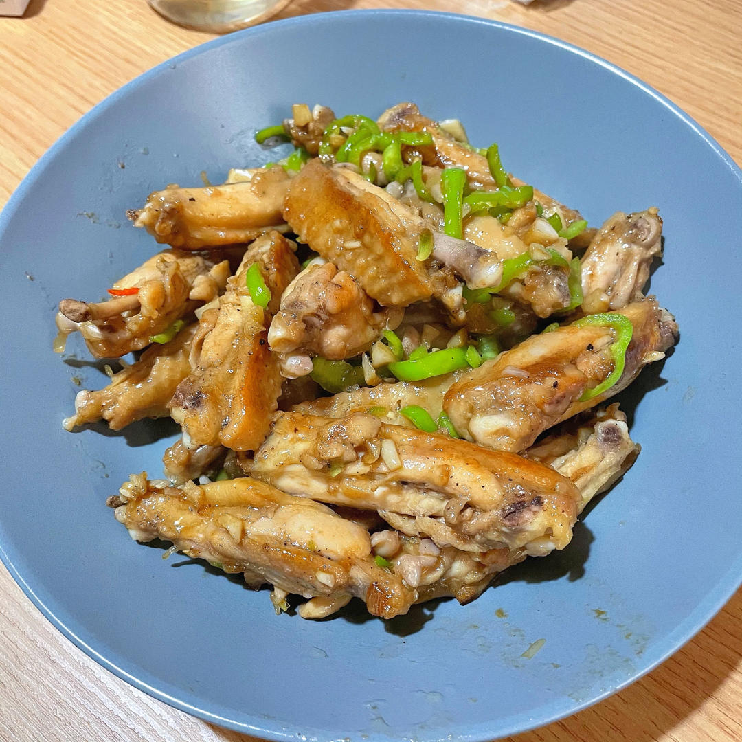 鸡翅这样做比可乐鸡翅还好吃100倍，连骨头都不放过