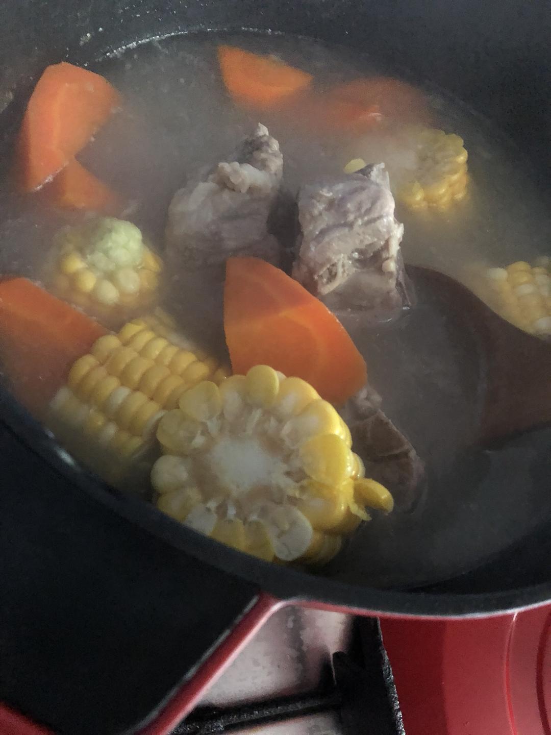 玉米萝卜骨头汤的做法