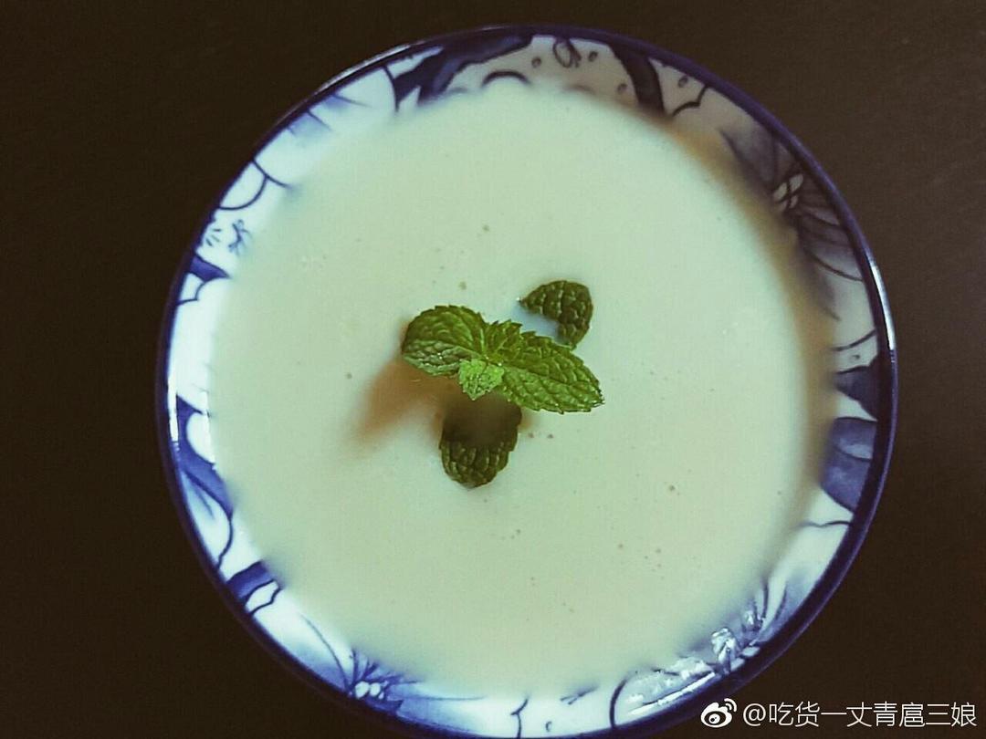 满记甜品之生磨杏仁茶