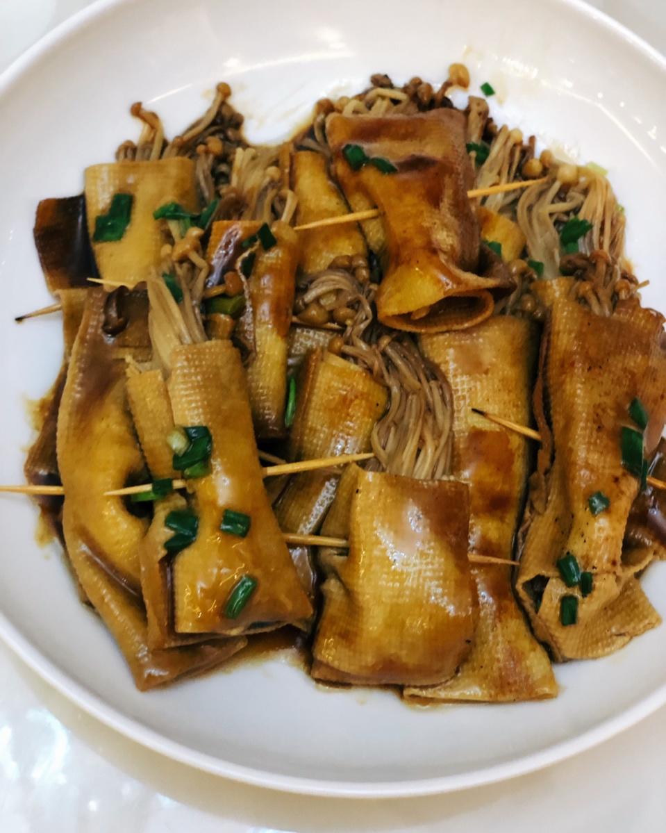 比肉还好吃的金针菇豆皮卷