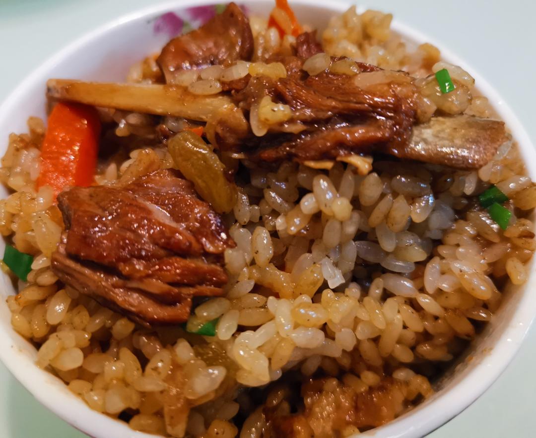 新疆抓饭（简单又好吃的电饭锅版）