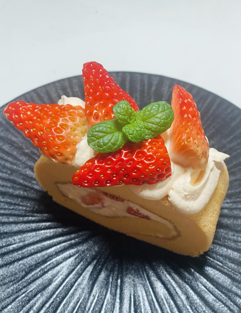草莓蛋糕卷