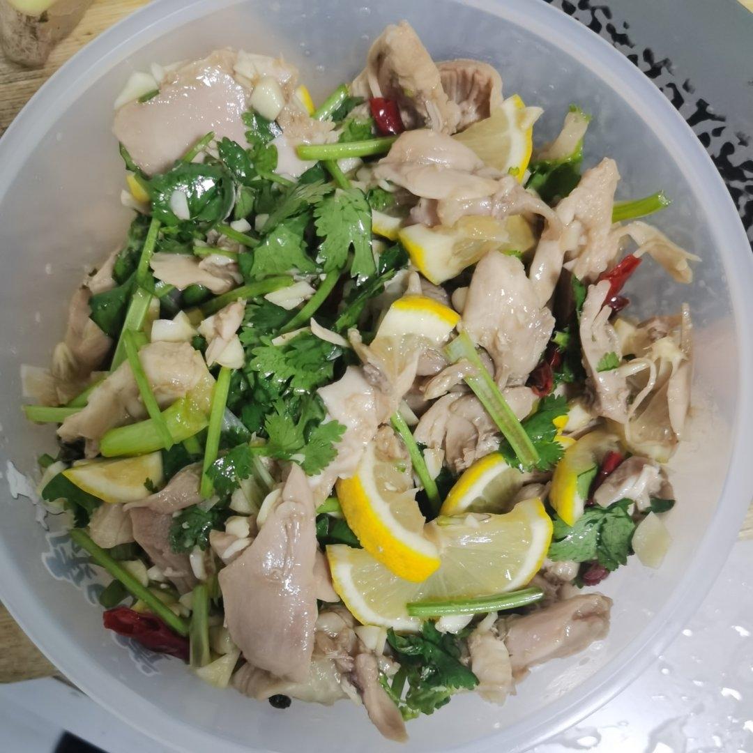 凉拌手撕鸡腿
