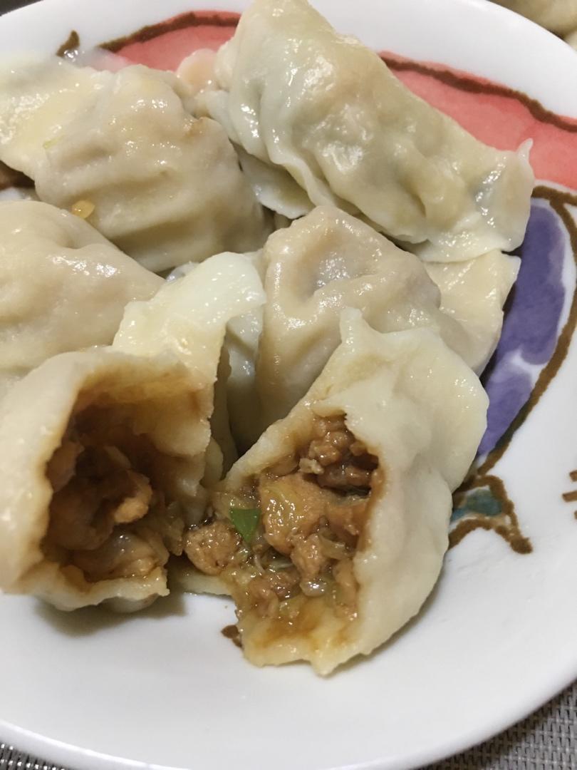 白菜油渣饺子（猪油渣最好吃的方法）