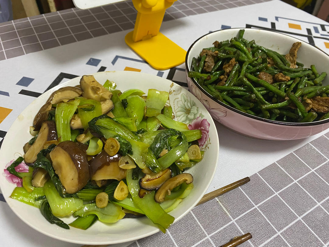 简易版香菇扒油菜