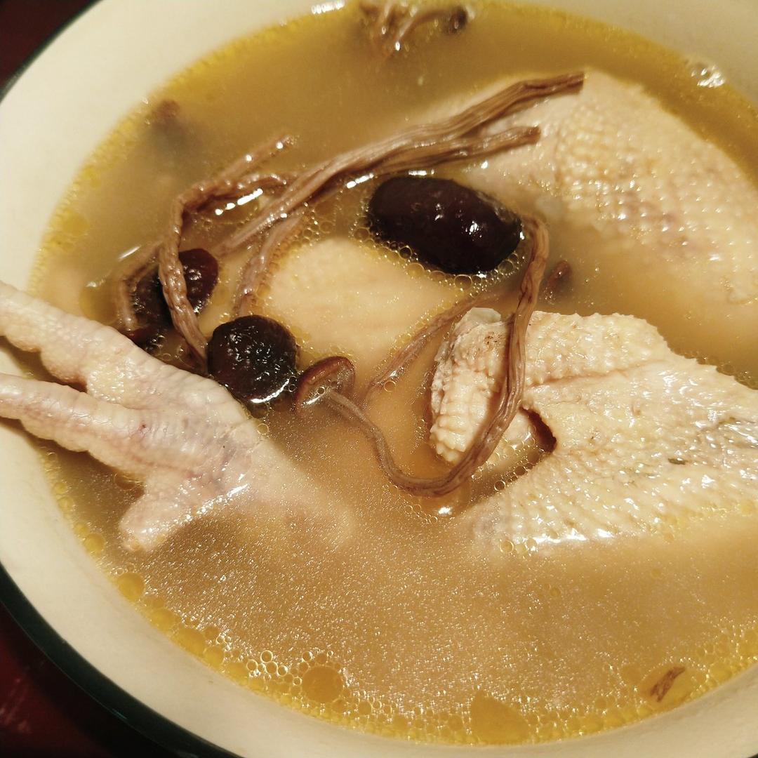 茶树菇煲鸡汤