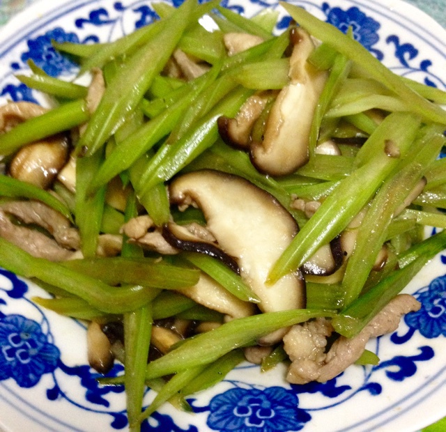 素炒香菇芹菜