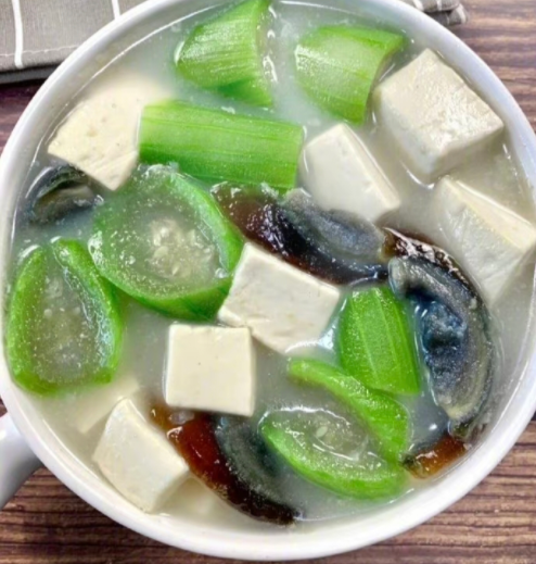 皮蛋豆腐水瓜汤