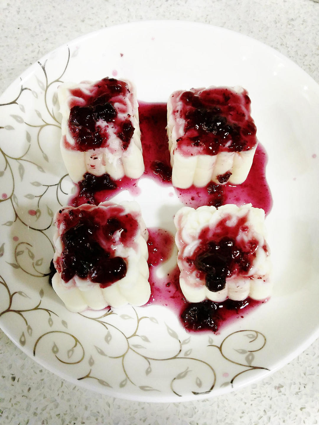 蓝莓酱配山药泥的做法