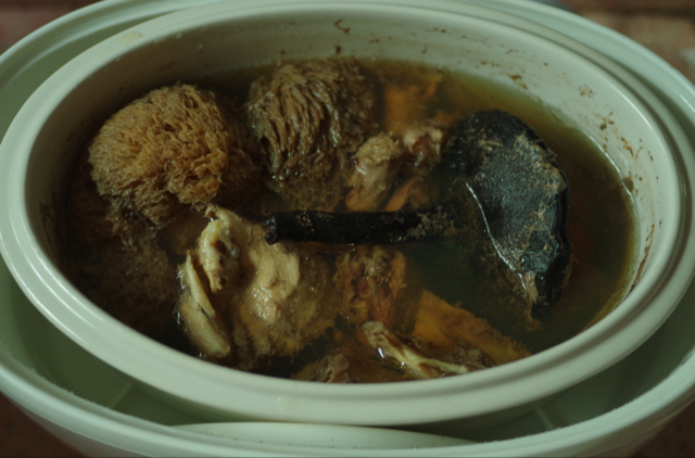 灵芝猴头菇鸡汤