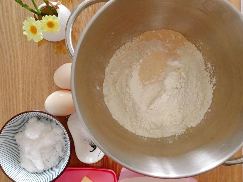 纯奶手撕吐司的做法 步骤1