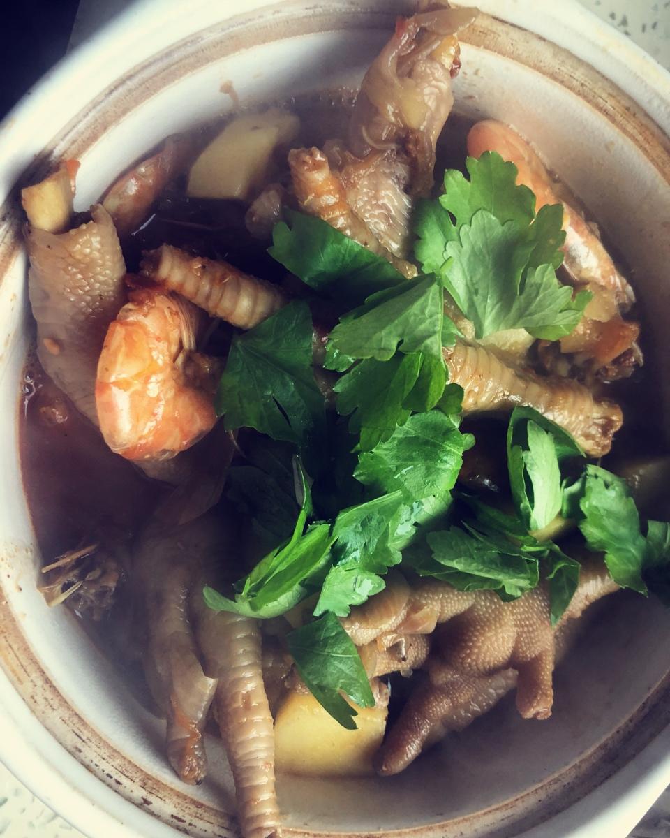 家常鸡爪虾煲