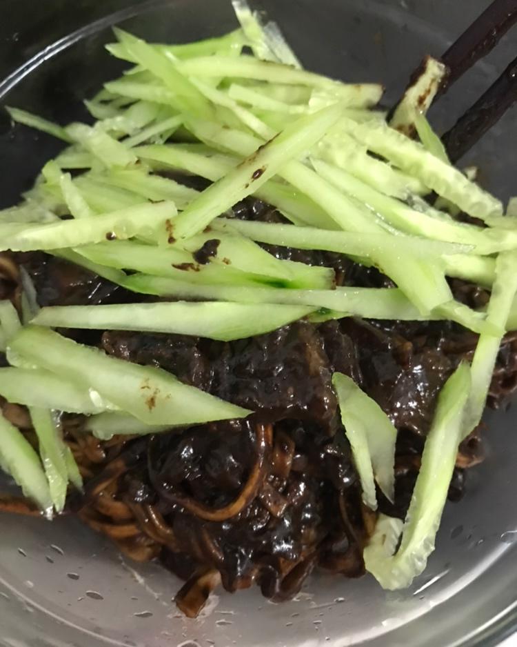 堂妈小厨——韩式炸酱面