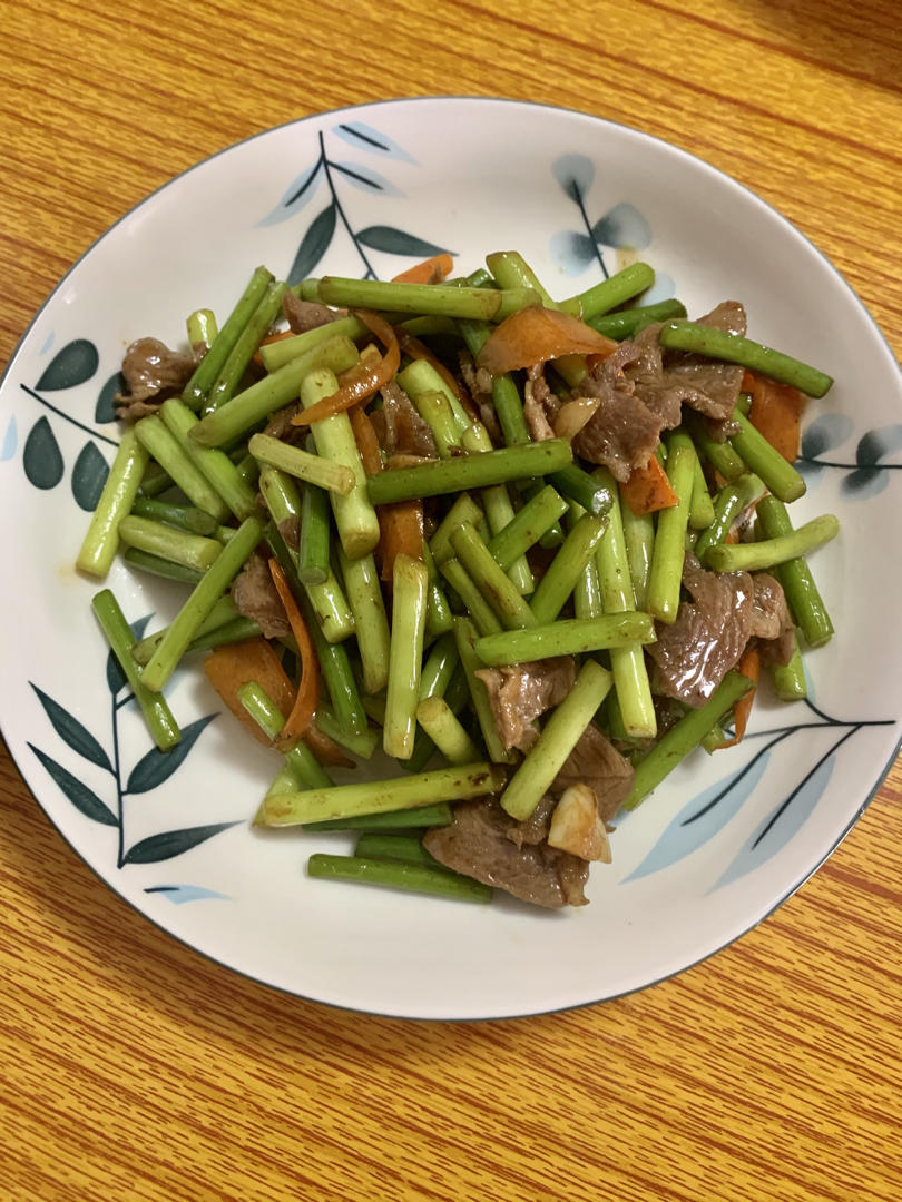 从小爱吃的下饭菜——【蒜薹炒肉丝】