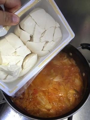 韩式金枪鱼泡菜汤的做法 步骤5