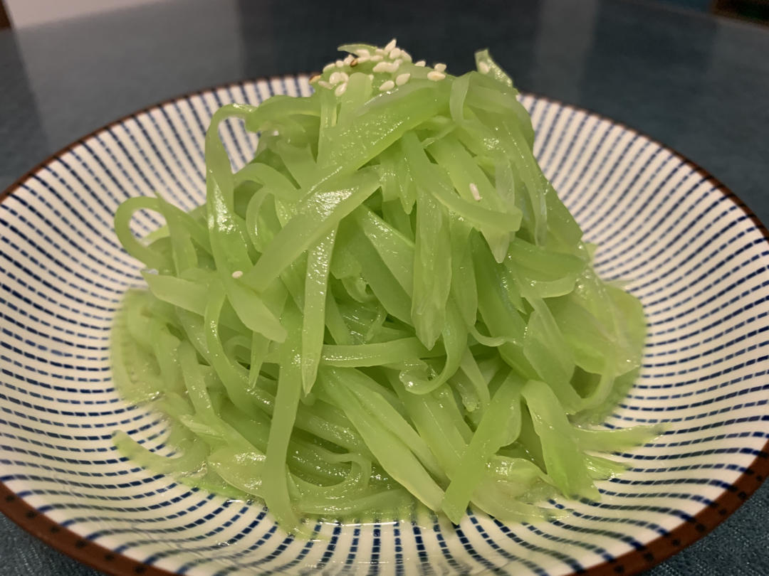 凉拌莴笋丝
