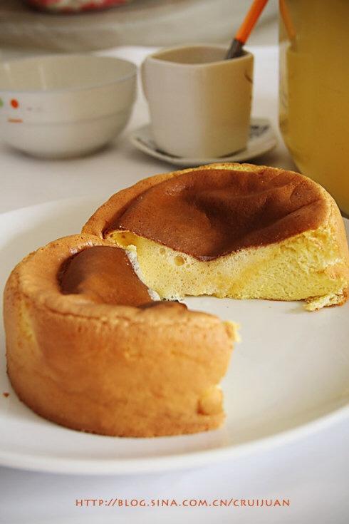 阳光色半熟凹蛋糕—from 雨夜妮娜的做法