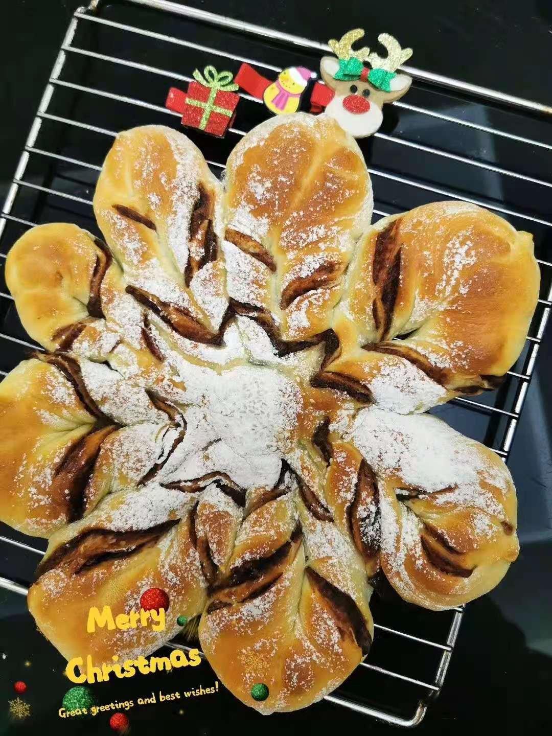 ins风圣诞节雪花豆沙面包---错过了夏天的风秋天的雨 不能再错过冬天的雪花