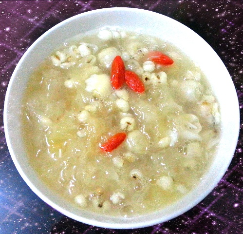 银耳莲子羹