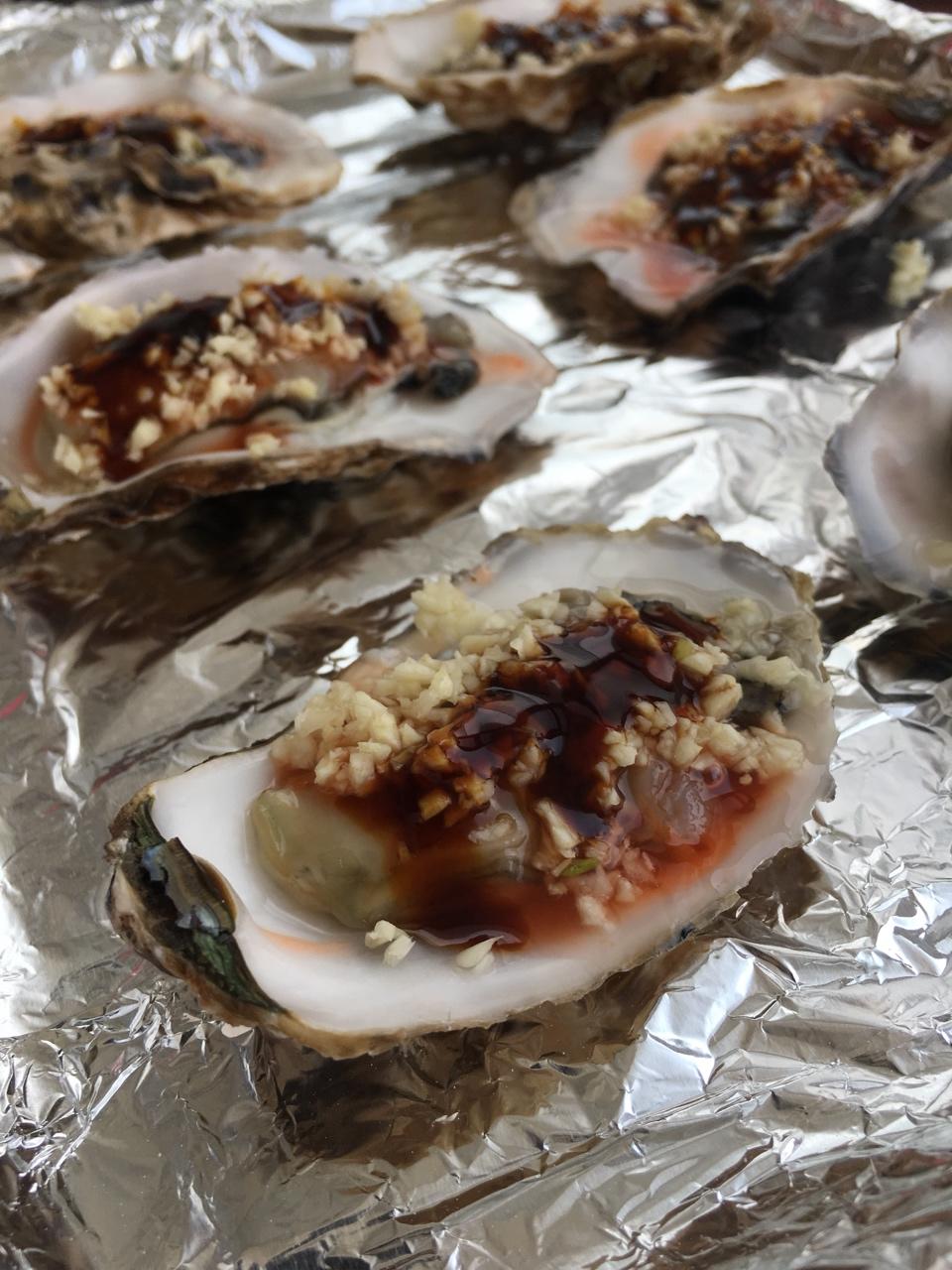 烤生蚝 生蚝好吃关键是蒜茸做得好