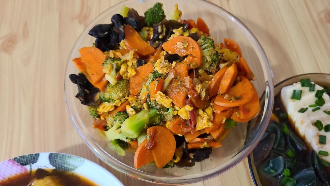 番茄鸡蛋炒西兰花