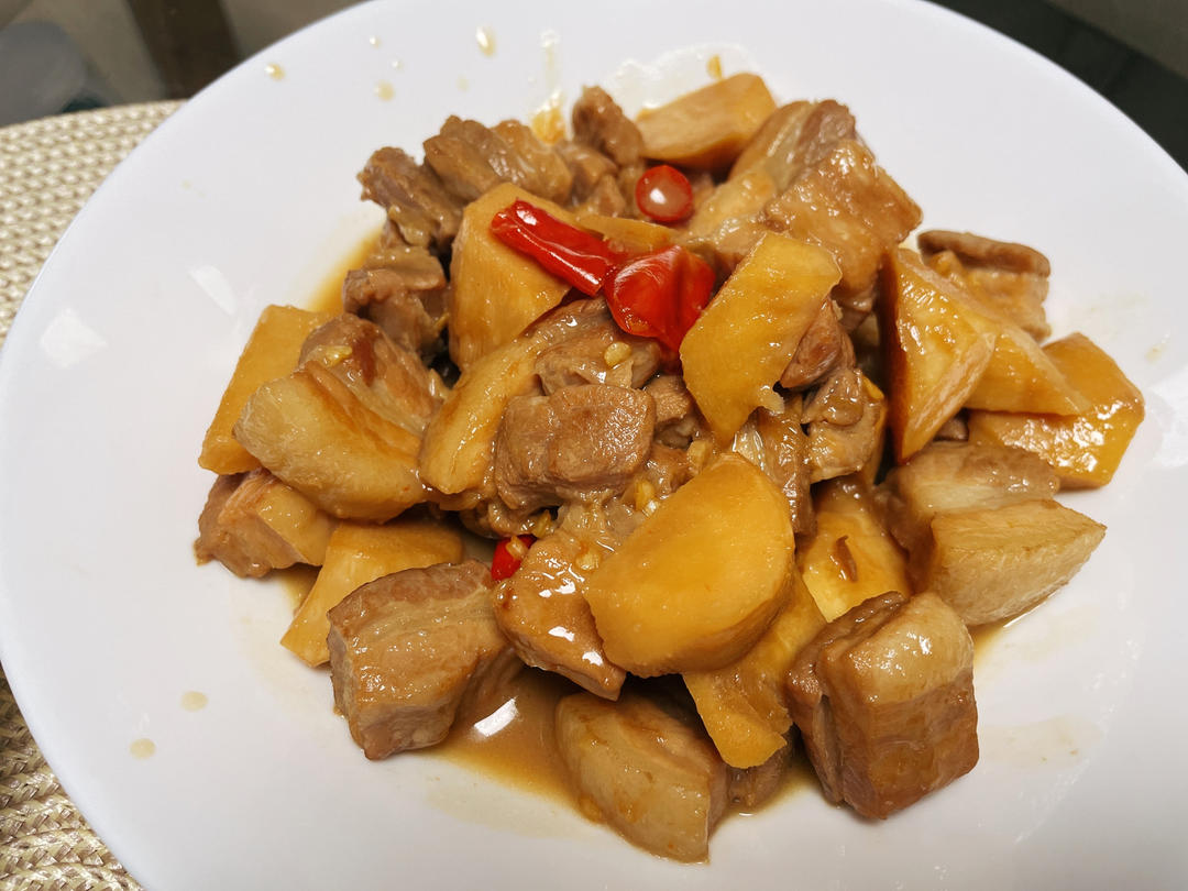 肉香笋鲜的春笋炒五花肉