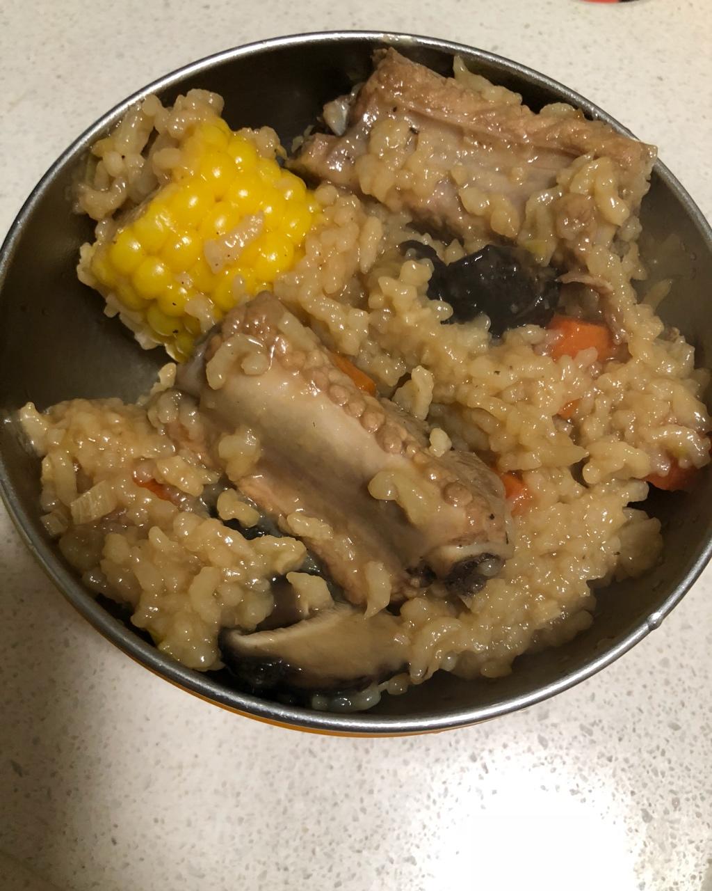 喷香排骨焖饭（爆好吃）