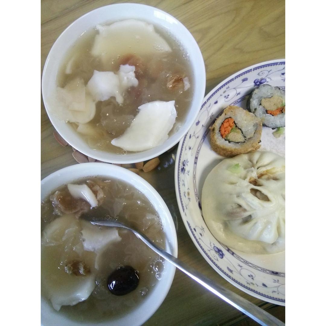 椰子炖银耳