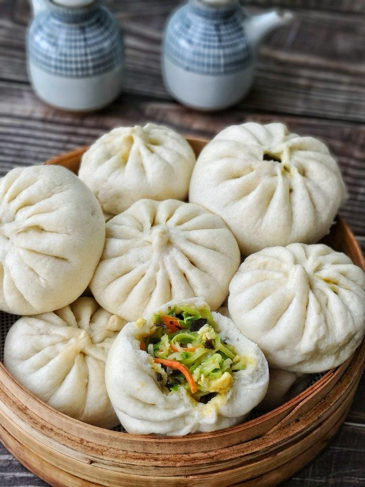 可爱小七做的西葫芦鸡蛋包子