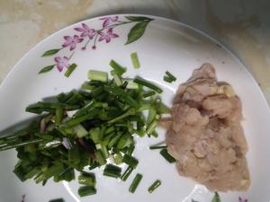 宝宝专属的鸡肉虾仁饺子的做法 步骤2