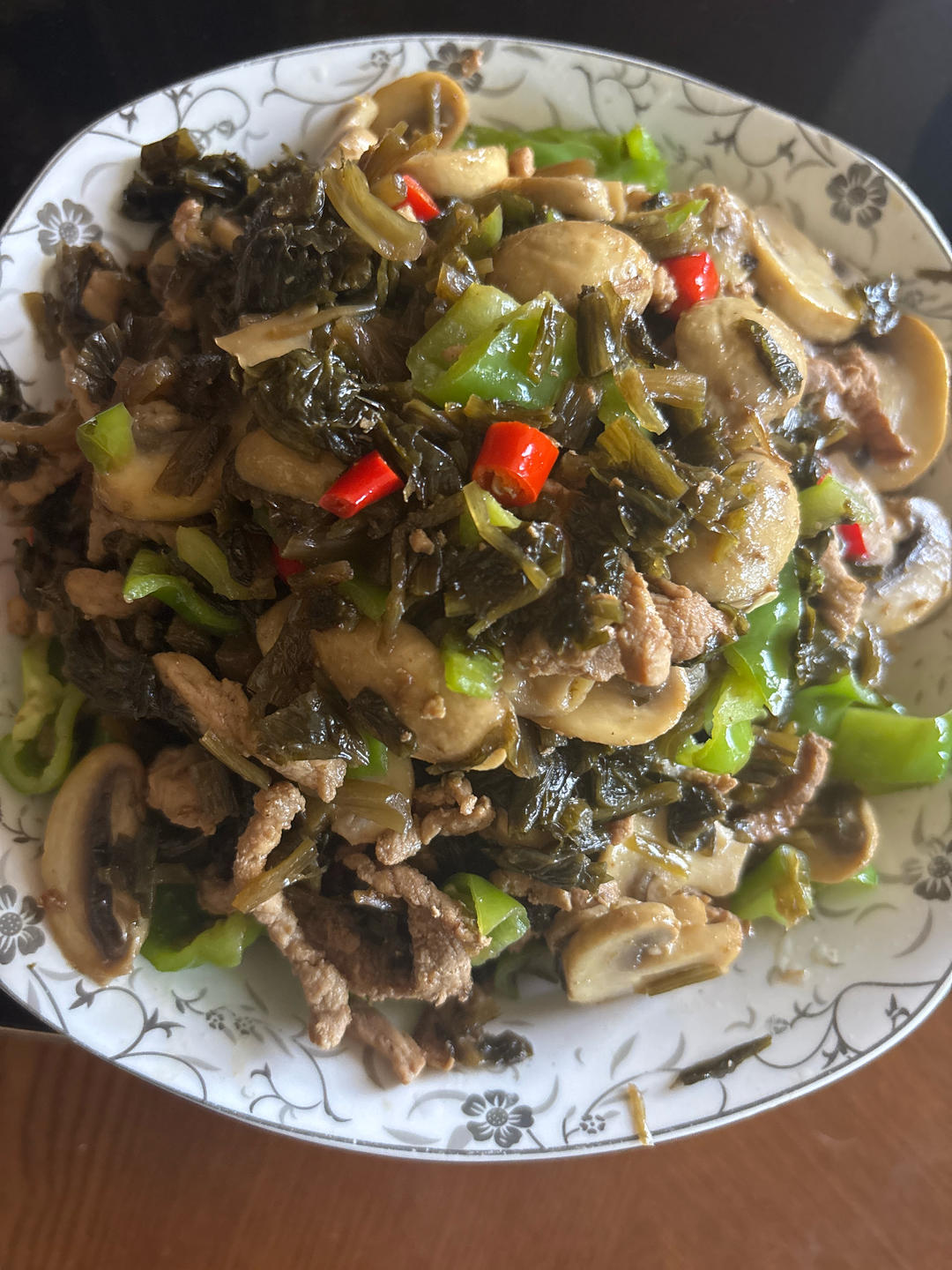 鲜蘑雪菜炒肉丝