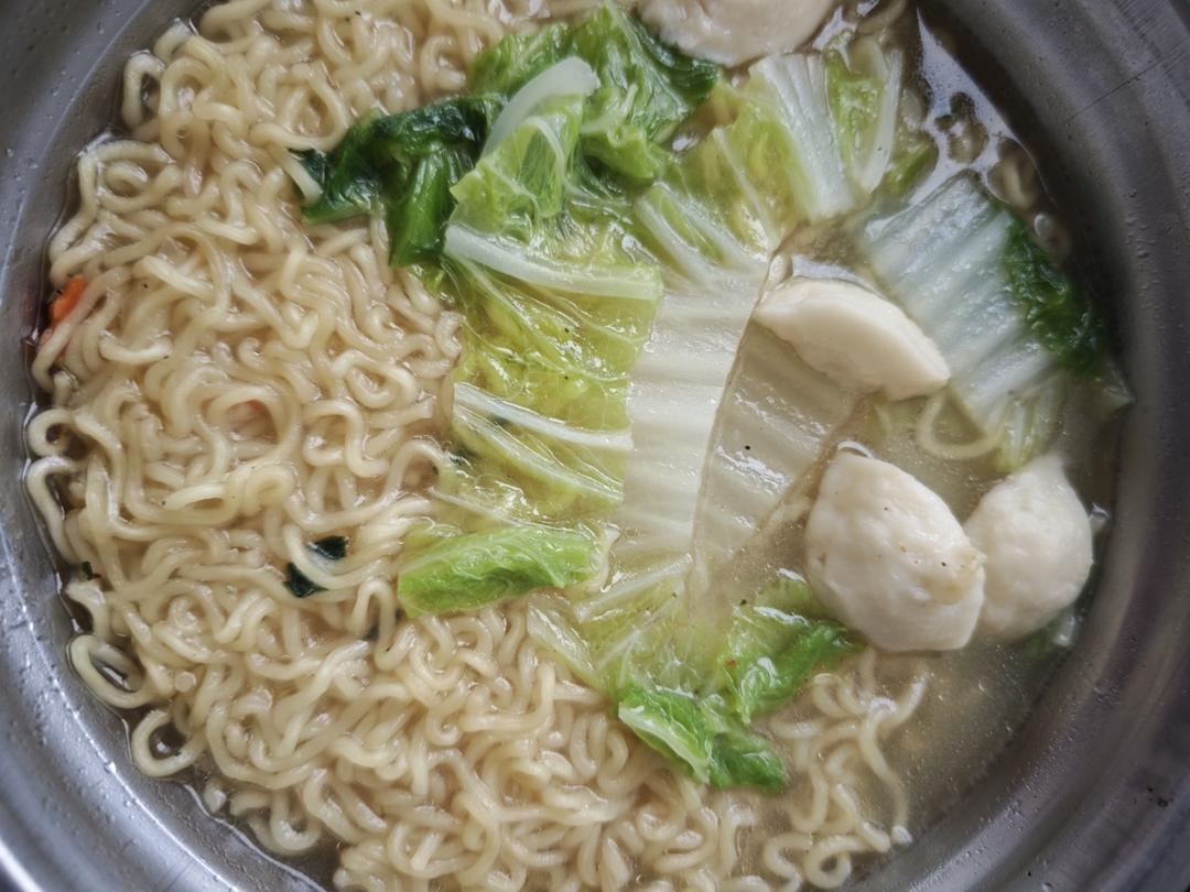 白菜鱼丸炝锅面