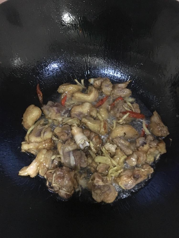 酸菜炒鸭肉的做法 步骤5