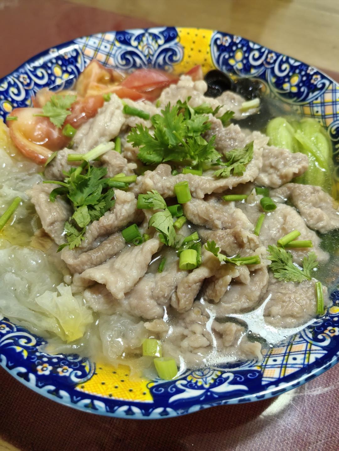 滑肉汤怎么做不脱浆不浑汤？记住两个关键点，汤汁清澈，晶莹剔透