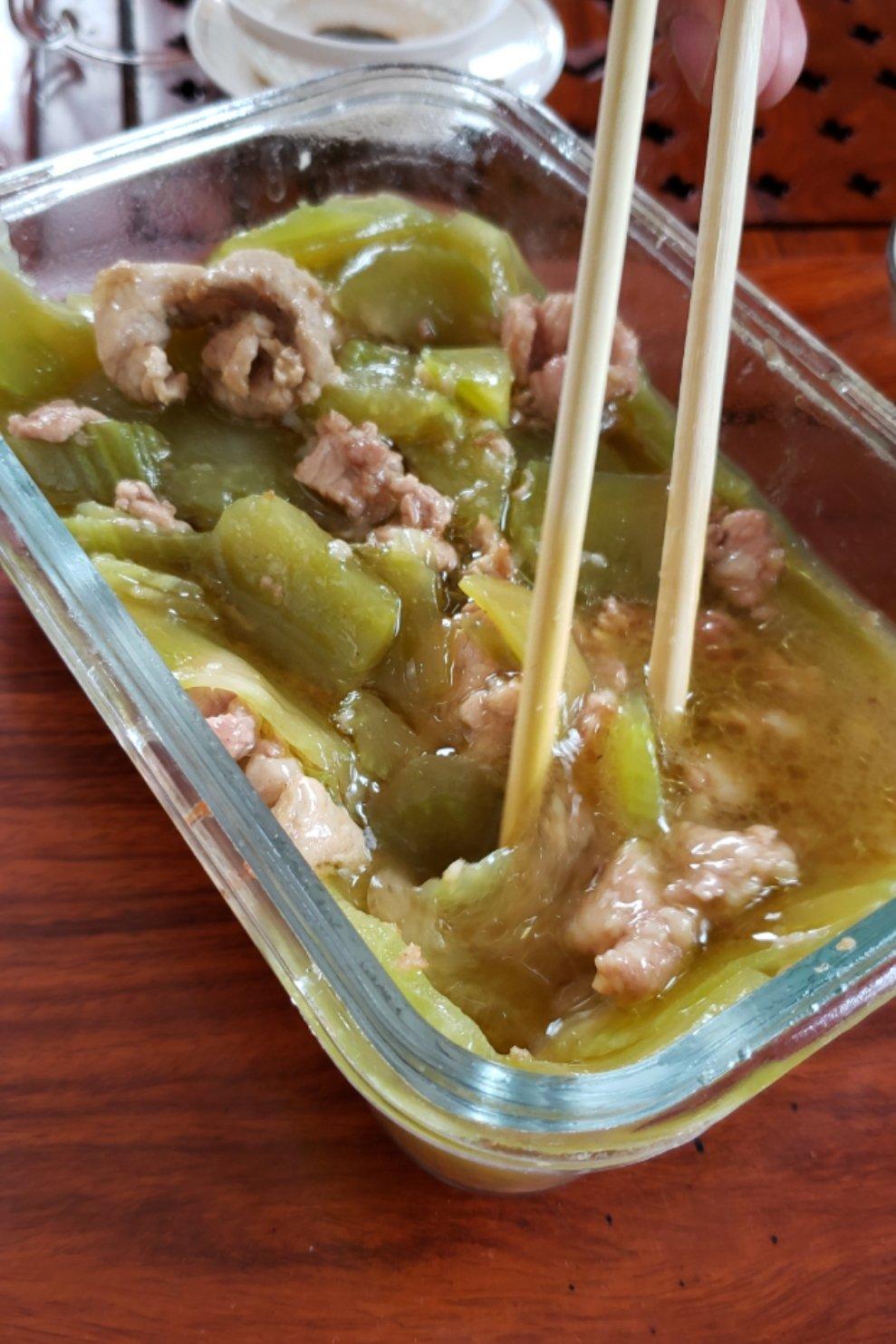 简单又好吃的莴笋炒肉