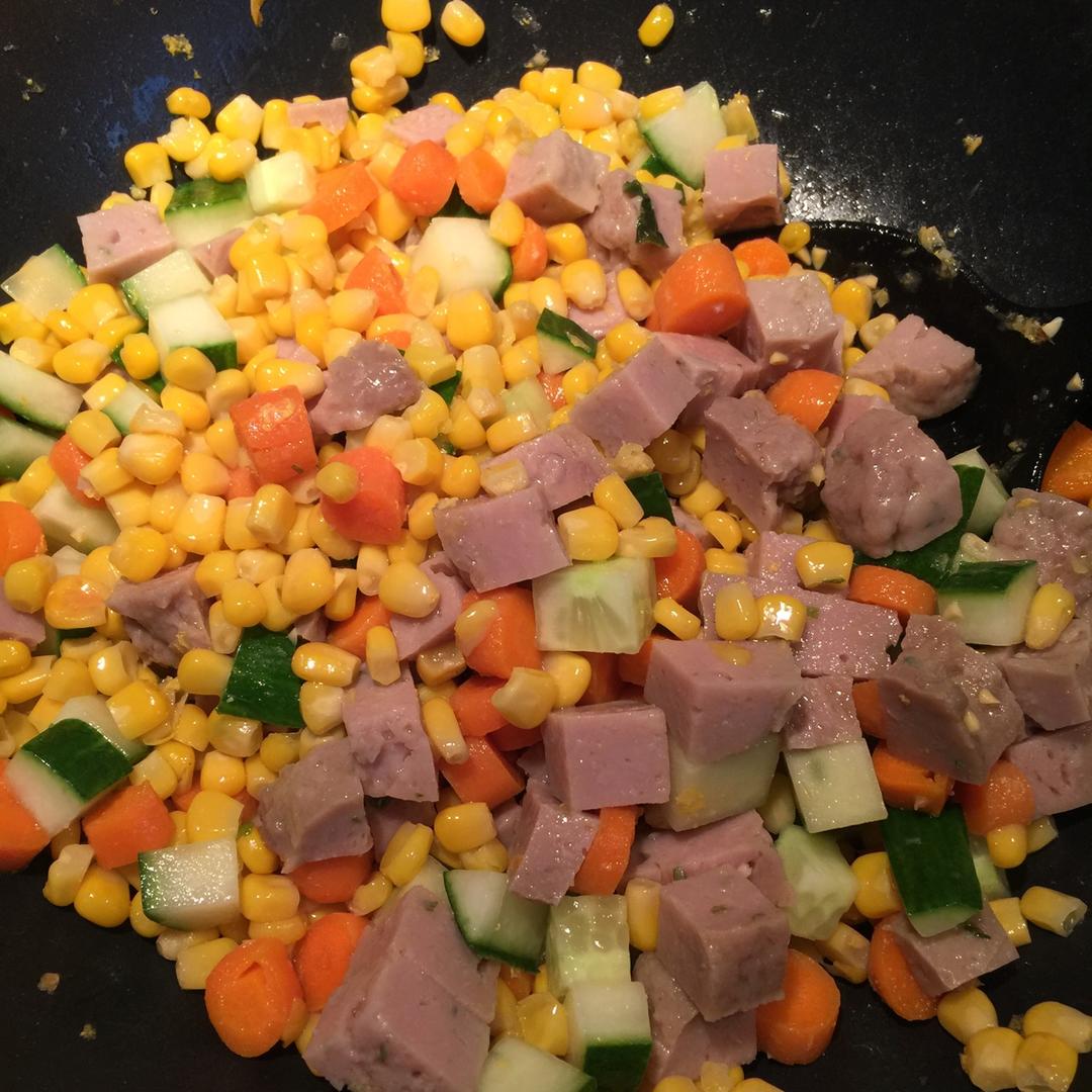 胡萝卜玉米炒黄瓜