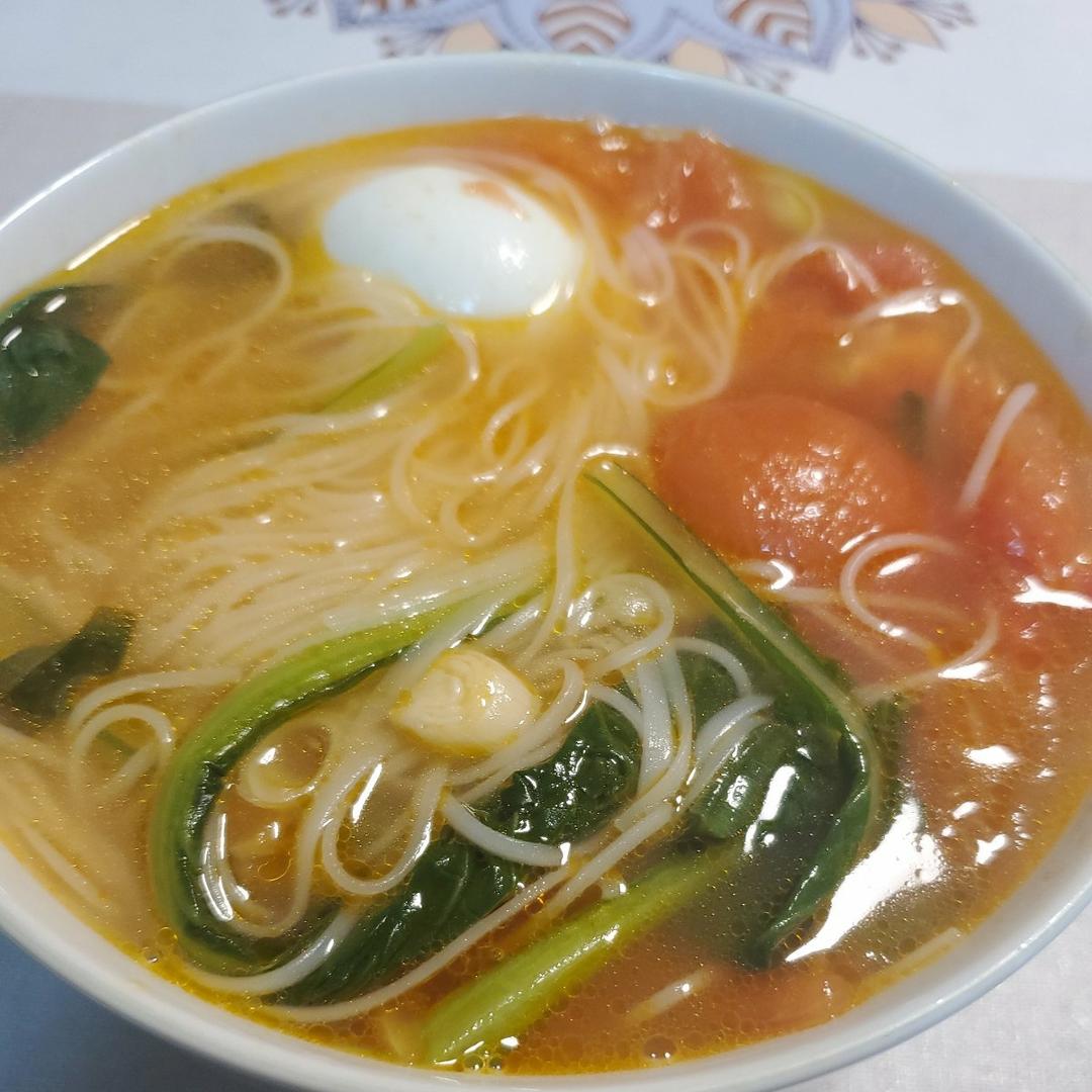 最家常的普通汤面——西红柿鸡蛋龙须面