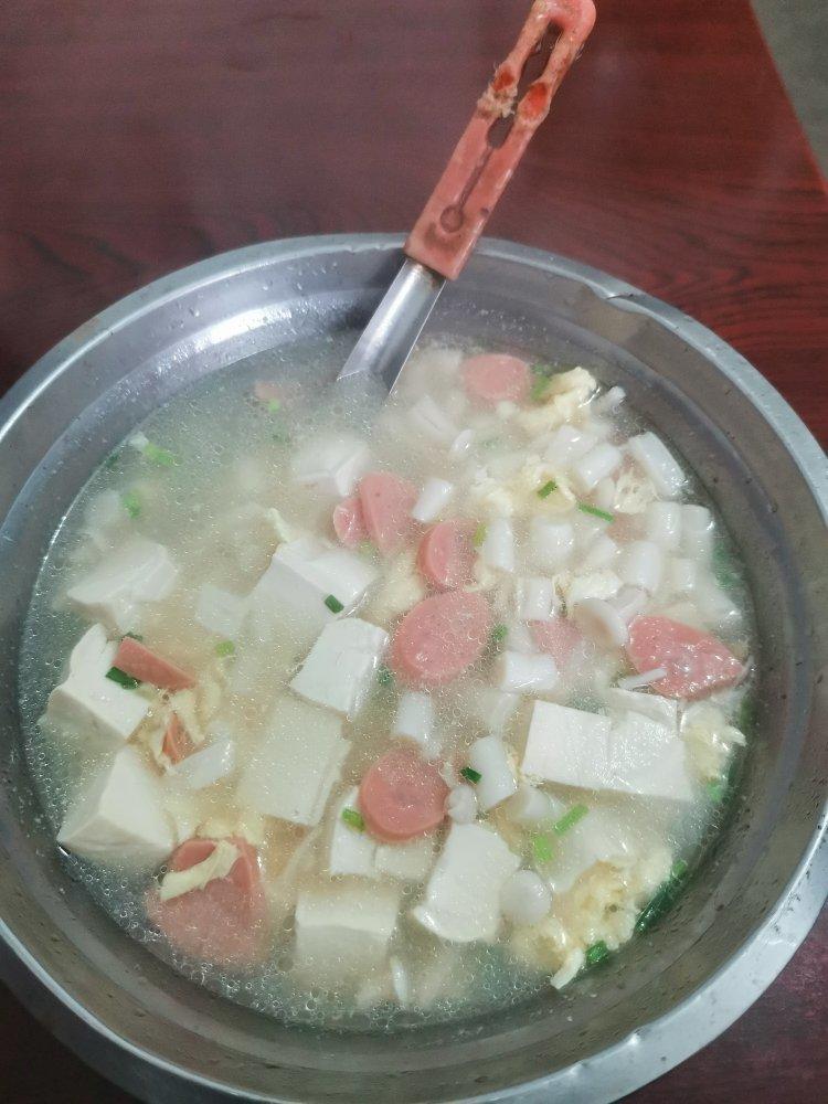 鲜掉眉毛的菌菇豆腐汤