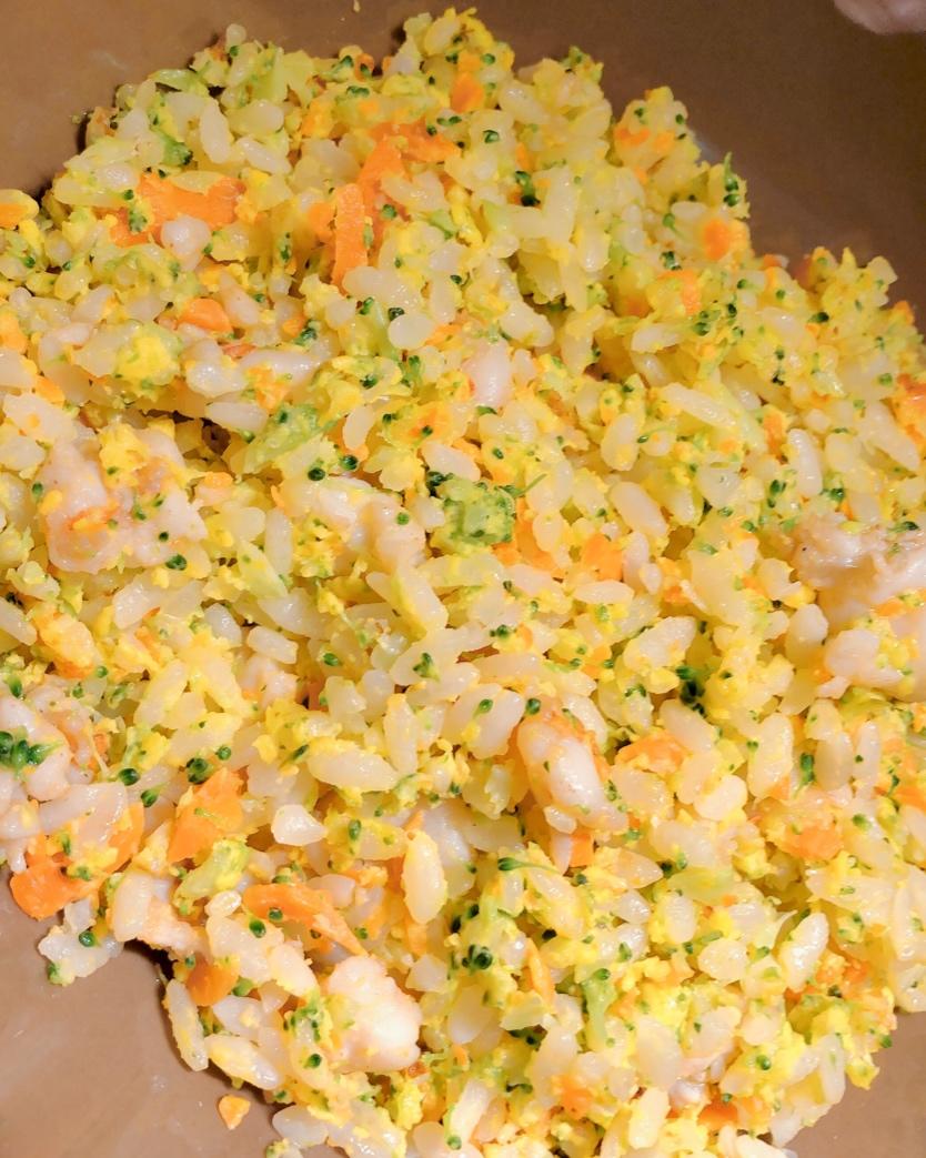 西兰花虾仁炒饭