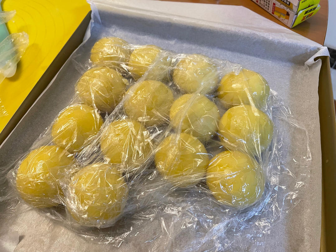 超详细图解版--流心奶黄月饼