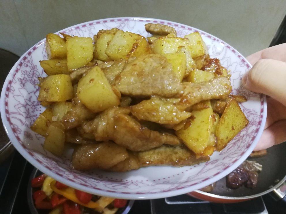 蒜香烧烤味土豆肉丁