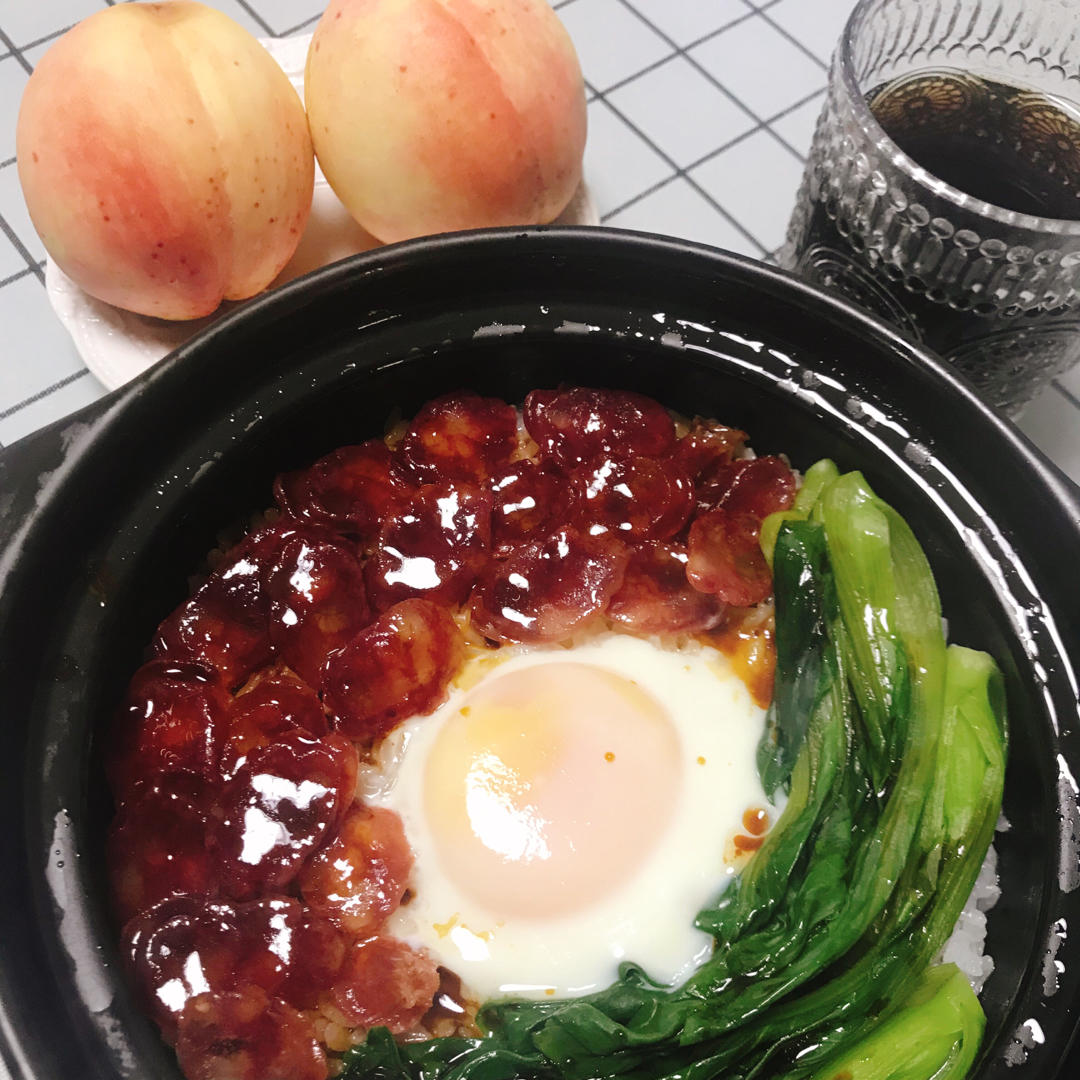 广式腊味煲仔饭