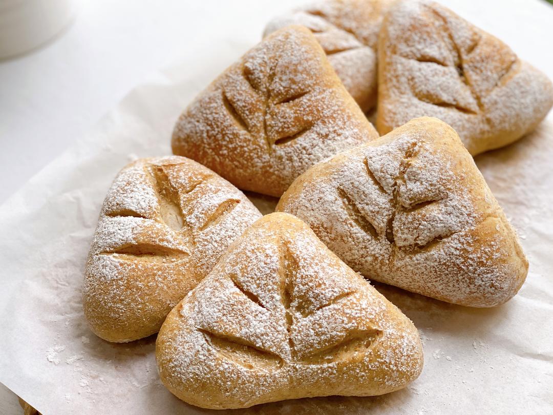 【健身减脂】50%全麦无糖香芋红豆软欧包面包机版免手揉的做法