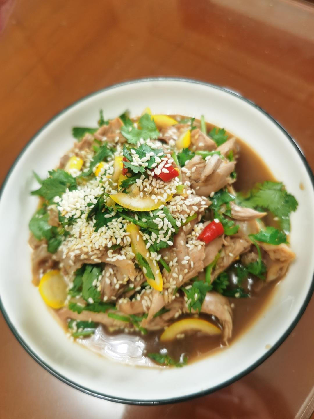 柠檬拌鸡丝『清新餐桌的减肥菜』手撕鸡腿